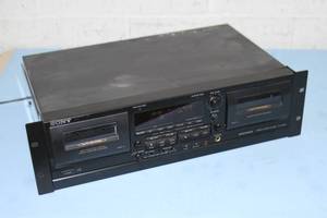 lot 39 image: Sony TC-WR565 Stereo Dual Audio Cassette Deck