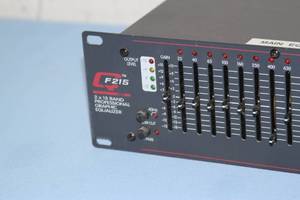 lot 77 image: Peavey QF 215 Dual 15-Band Graphic EQ Pro Audio Equalizer with Feedback Locating System