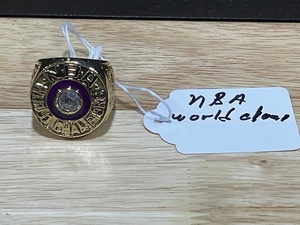 1982 Lakers NBA Championship Replica Ring Johnson