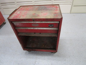 lot 4 image: Tool Chest 18x27x33