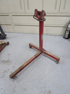 lot 16 image: Engine Stand