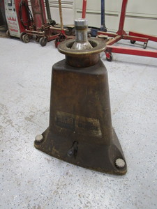 lot 18 image: Wheel Balancer