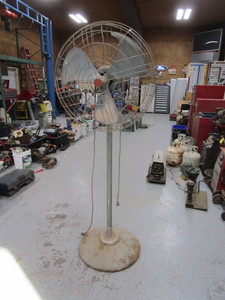 lot 20 image: Vintage Shop Fan