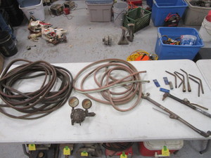 lot 26 image: Torch Hoses, Regulator, guns, Tips