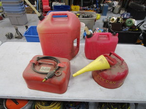lot 32 image: Gas Jugs