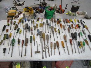 lot 74 image: Screwdrivers