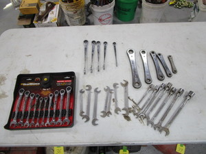 lot 81 image: Ratchet Wrenches, Socket Wrenches, Bent Wrenches