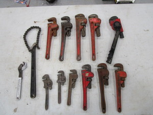lot 98 image: Pipe Wrenches