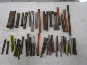 lot 102 image: Chisels