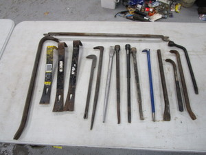 lot 105 image: Pry Bars & Crow Bars