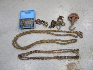 lot 131 image: Misc. Chain & Pulley