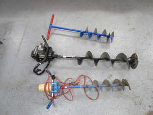 lot 142 image: Ice Augers