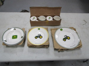 lot 147 image: John Deere Plate Set