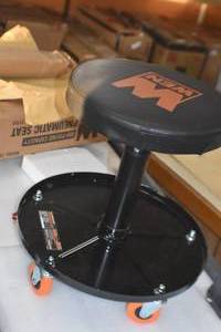 lot 5 image: Mechanic Seat