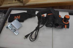 lot 9 image: Electric Planer