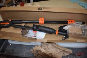 lot 12 image: Pole Saw