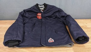 New Bulwark Flame Resistant Mens Size Medium Jacket J