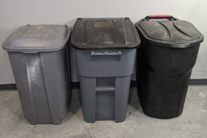 3 Rubbermaid Wheeled Trash Cans with Lids S