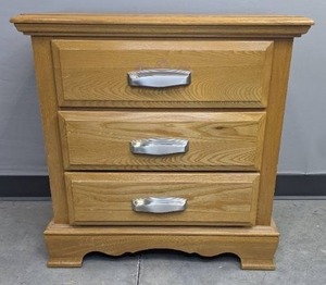 Classic Wooden 3-Drawer Nightstand S