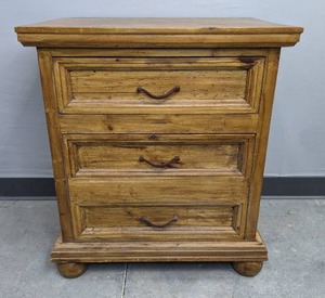 Traditional Wooden 3-Drawer Nightstand S