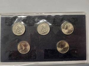 lot 17 image: 2001P State Quarters unc - 5 coins  AU
