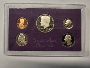 lot 44 image: 1984 US Mint Proof Set 5 coins -- Uncirculated