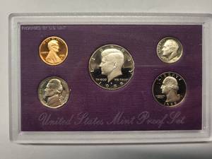 lot 45 image: 1988 US Mint Proof Set  - 5 coins