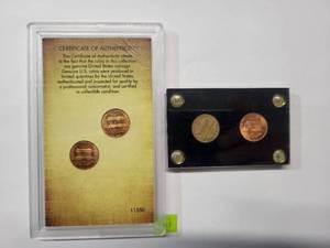 lot 49 image: Brilliant Uncirculated Small and Large Date 1960 Lincoln Memorial Penny and 1960 Lincoln Cent lg and small date - 2 coins each set