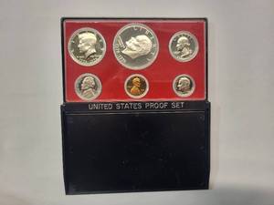lot 54 image: 1976 US Proof Set Uncirculated 6 coins   Mint