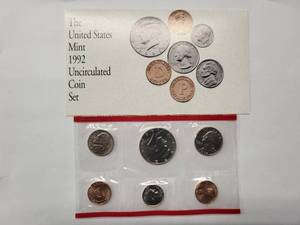 lot 67 image: US Mint Set 1992 Uncirculated - 12 coins - P and D Mint
