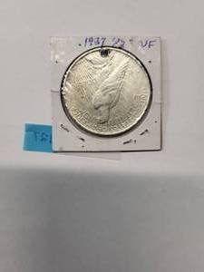 lot 127 image: 1922 Peace Dollar     90% Silver   Fine