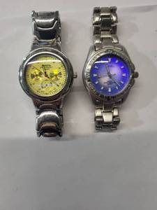 lot 205 image: Mens Watches -- Lot of 2 Very Nice Watches Both Working