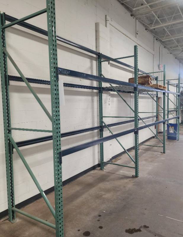 2028 FANTASTIC PALLET RACKING WITH AN ELECTRIC PALLET JACK