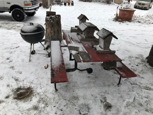 lot 12 image: Picnic table and more
