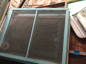 lot 16 image: Windows and screens