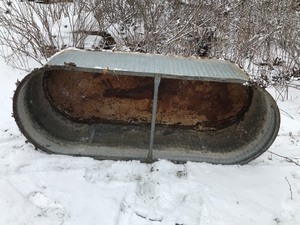 lot 26 image: Cow trough