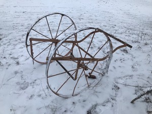 lot 24 image: Vintage milk cart