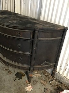 lot 57 image: Antique dresser