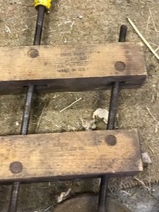 lot 77 image: Lg clamps #10,#4