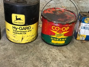 lot 90 image: Greaseoil cans