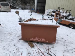 lot 95 image: Huge square pottery planter removed from Mall of America