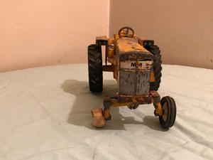 lot 142 image: Minneapolis die cast tractor