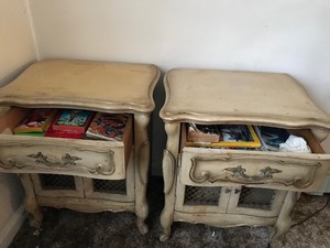 lot 111 image: 2 Night stands