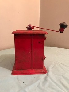 lot 135 image: Vintage coffee grinder