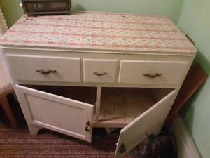 lot 106 image: Vintage cabinet and alarm clock