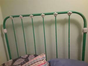 lot 108 image: Vintage Wrought iron full size bed