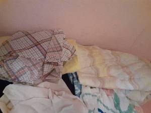 lot 184 image: comforters, bedspread, flat and fitted sheets