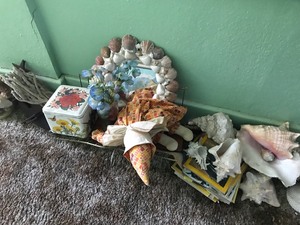 lot 180 image: Lg Shells, vintage phone, decor, lamps and more