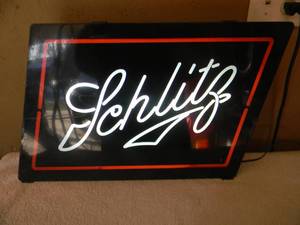 lot 5 image: VINTAGE SCHLITZ BEER BAR LIGHT  SIGN - NICE - WORKS - FANTASTIC PIECE - GREAT CHRISTMAS GIFT - APPROX 20 By 14- SEE PICTURES