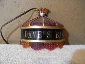lot 32 image: VINTAGE DAVES BAR WALL BAR LIGHT - WORKS - NICE - COOL OLD SCHOOL PIECE - GREAT CHRISTMAS GIFT - APPROX 8 By 7 - SEE PICTURES